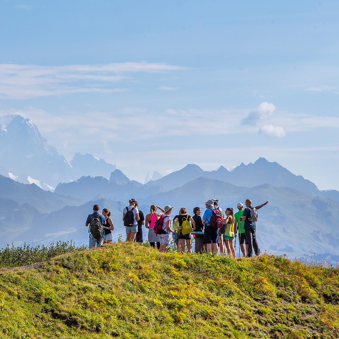 Valmorel - Été - Groupe de randonneurs