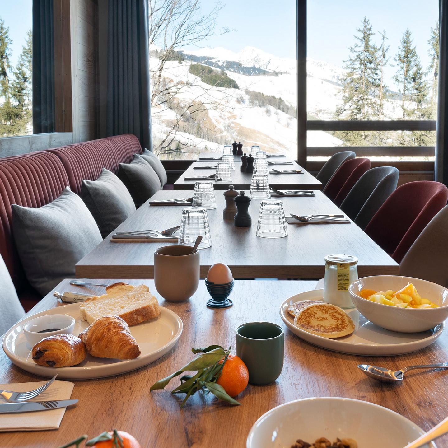Akoya - Valmorel - Petit-déjeuner avec vue