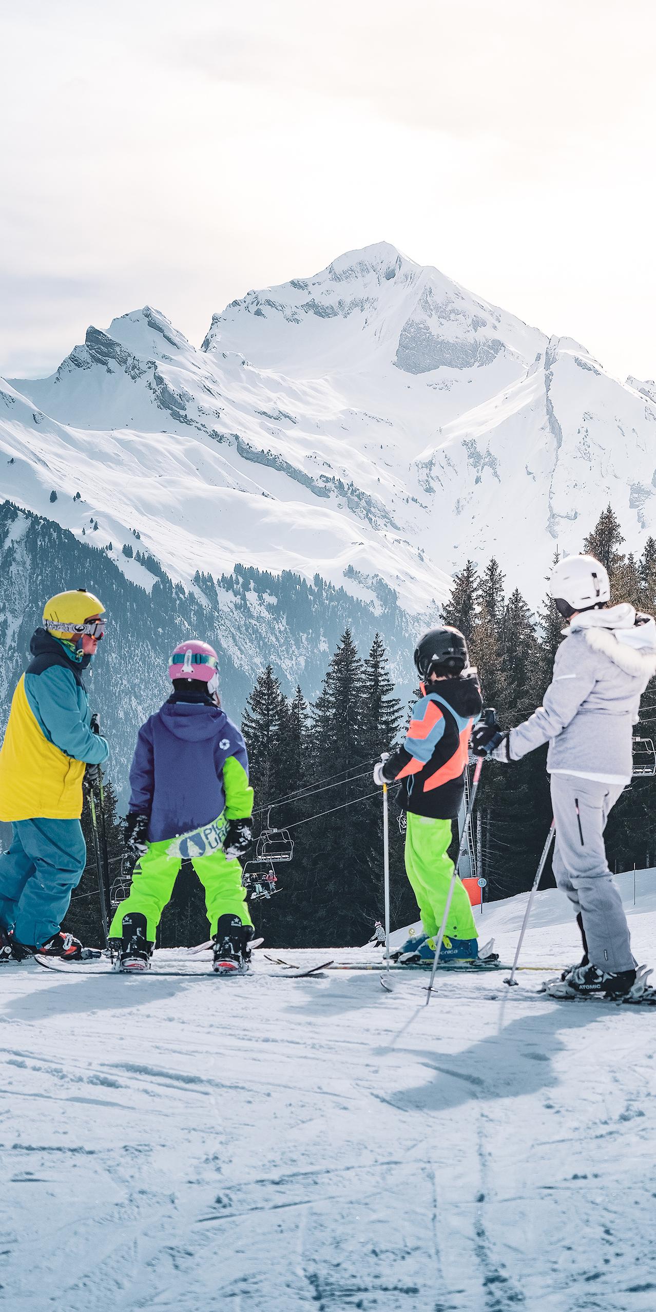 Famille sur les pistes de Manigod