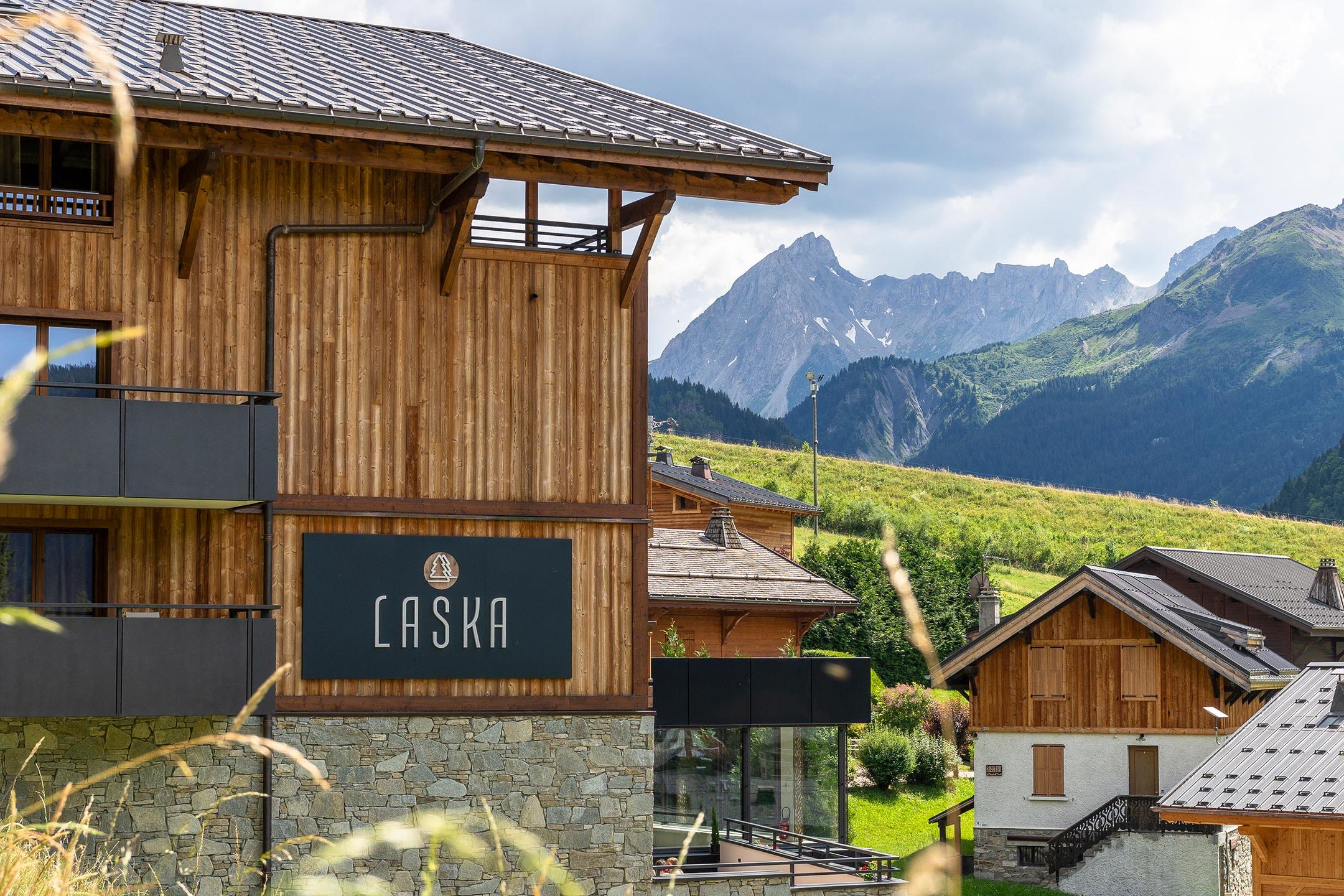Vue extérieure des Chalets Láska en été