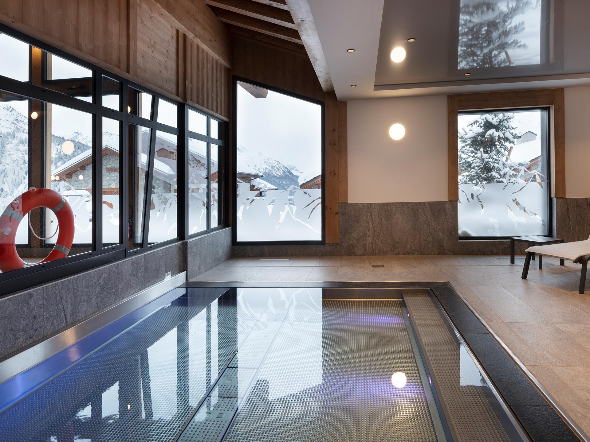 Le bain nordique de l'hôtel et résidence Alpen Lodge de La Rosière