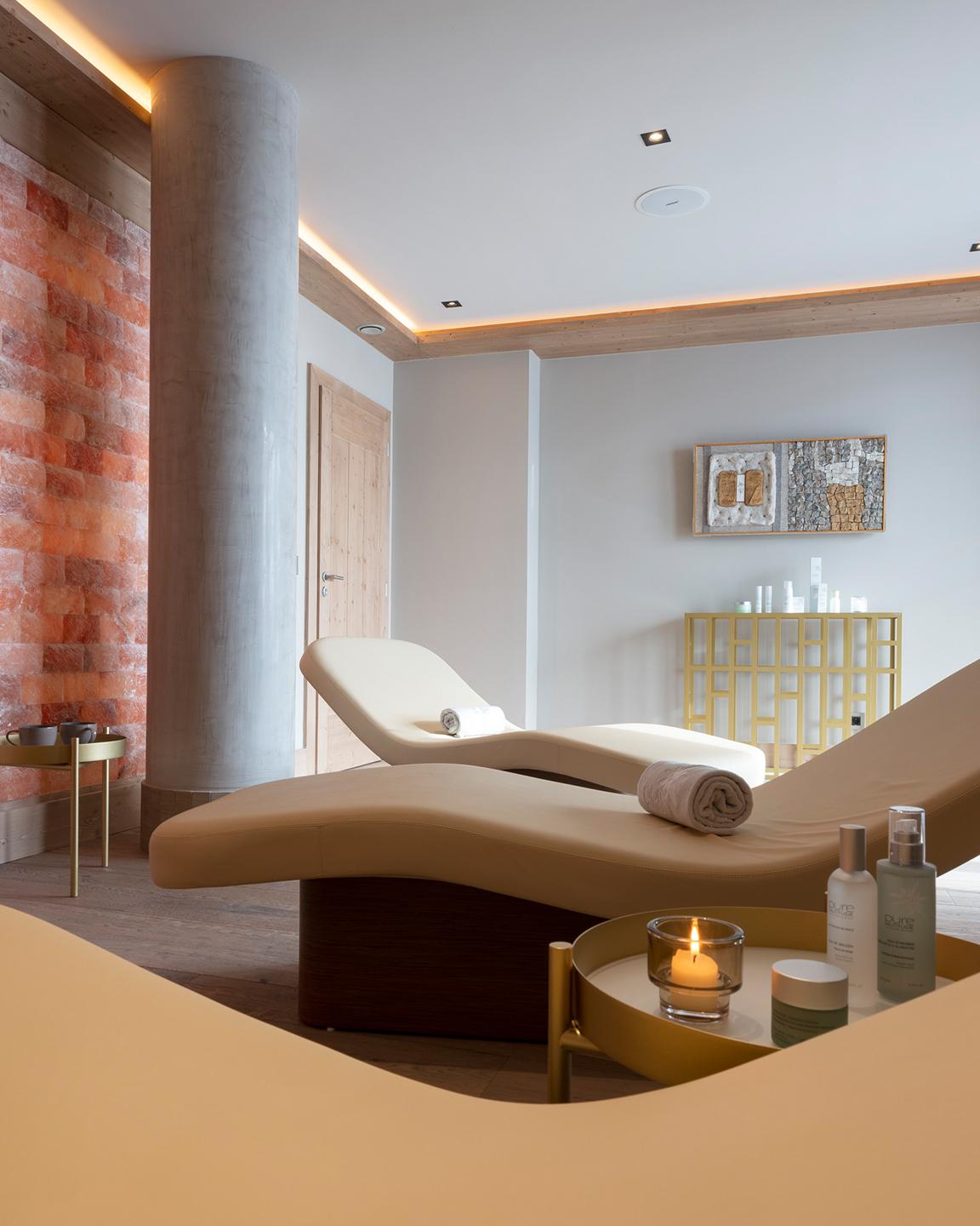 Le mur de sel de l'hôtel et résidence Alpen Lodge à La Rosière