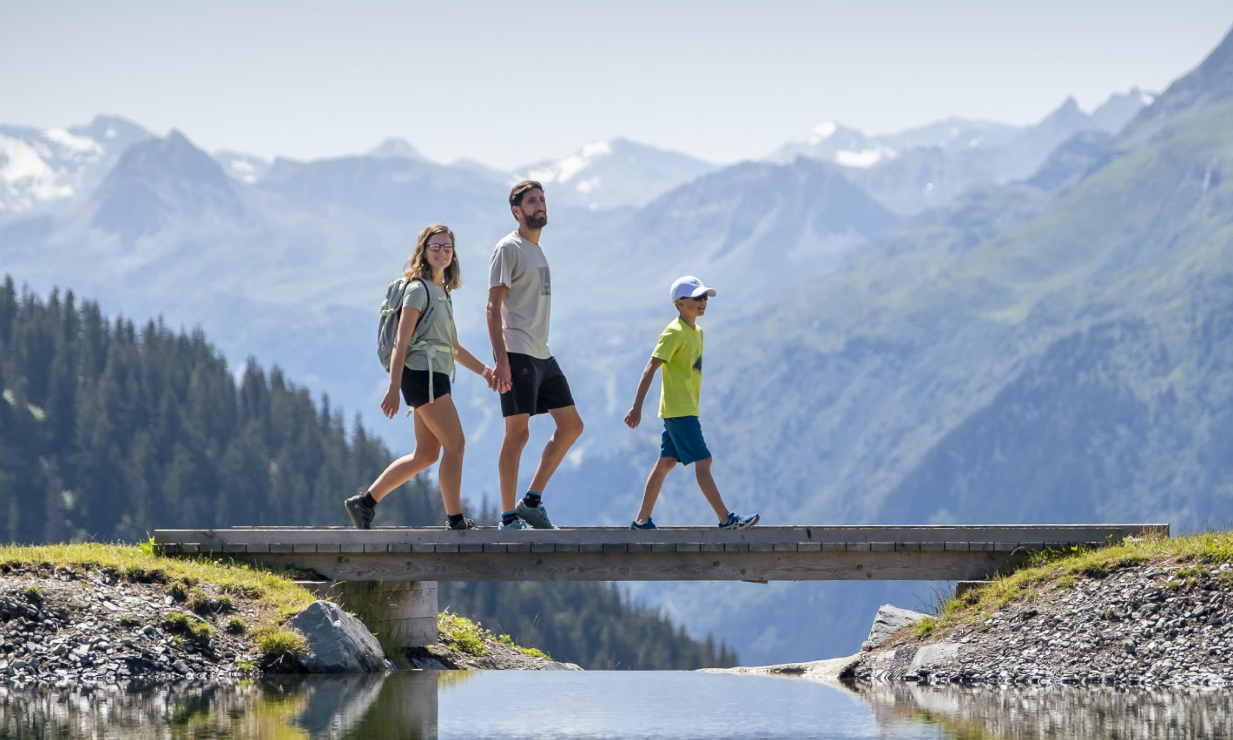 Randonnée en famille, à La Rosière