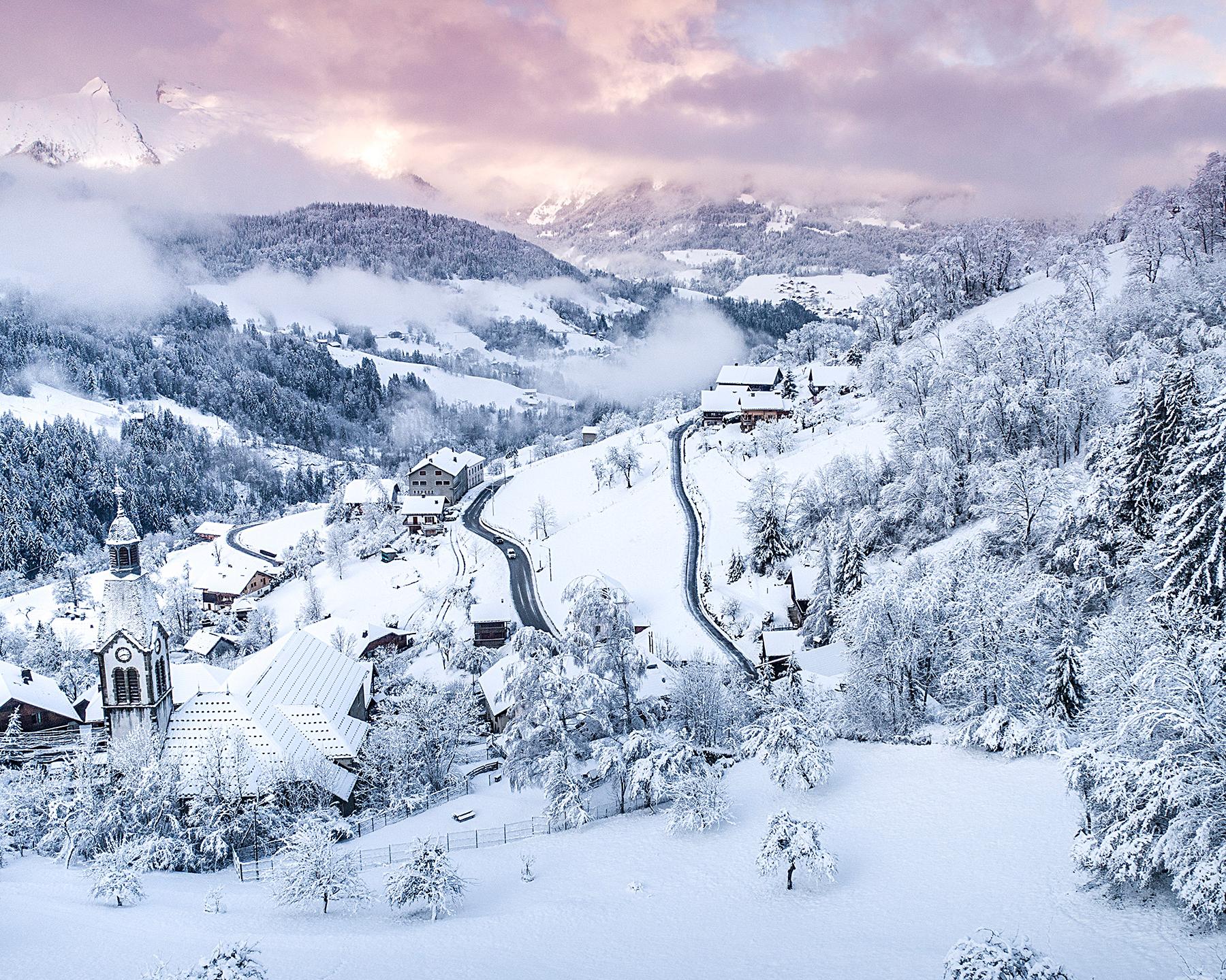 mgm-destination-manigod-carrousel-5-www.aravis.com-tilby-vattard.jpg