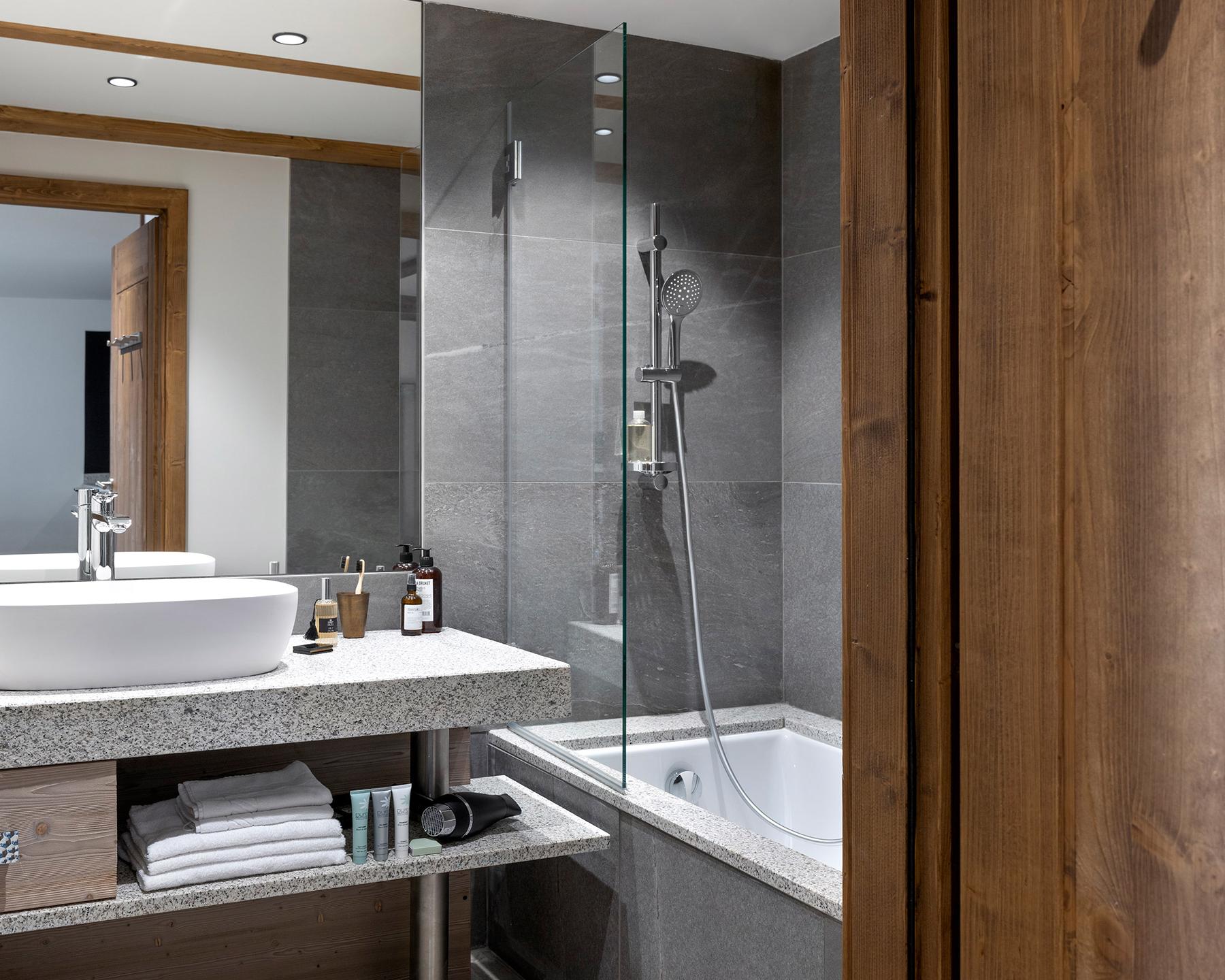 destination contamines - chalets laska - salle de bain