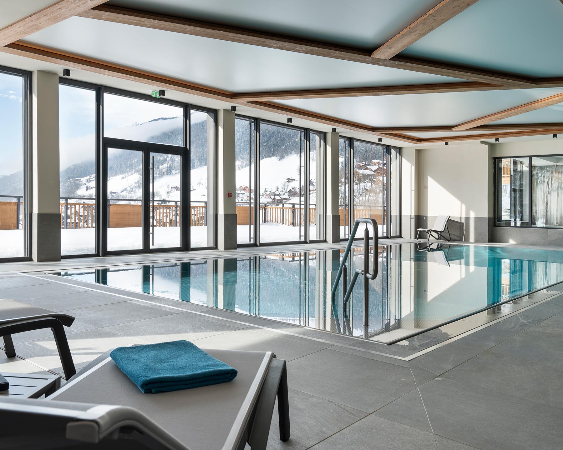 La piscine de  l'espace bien-être de la résidence Chalets de Joy au Grand-Bornand