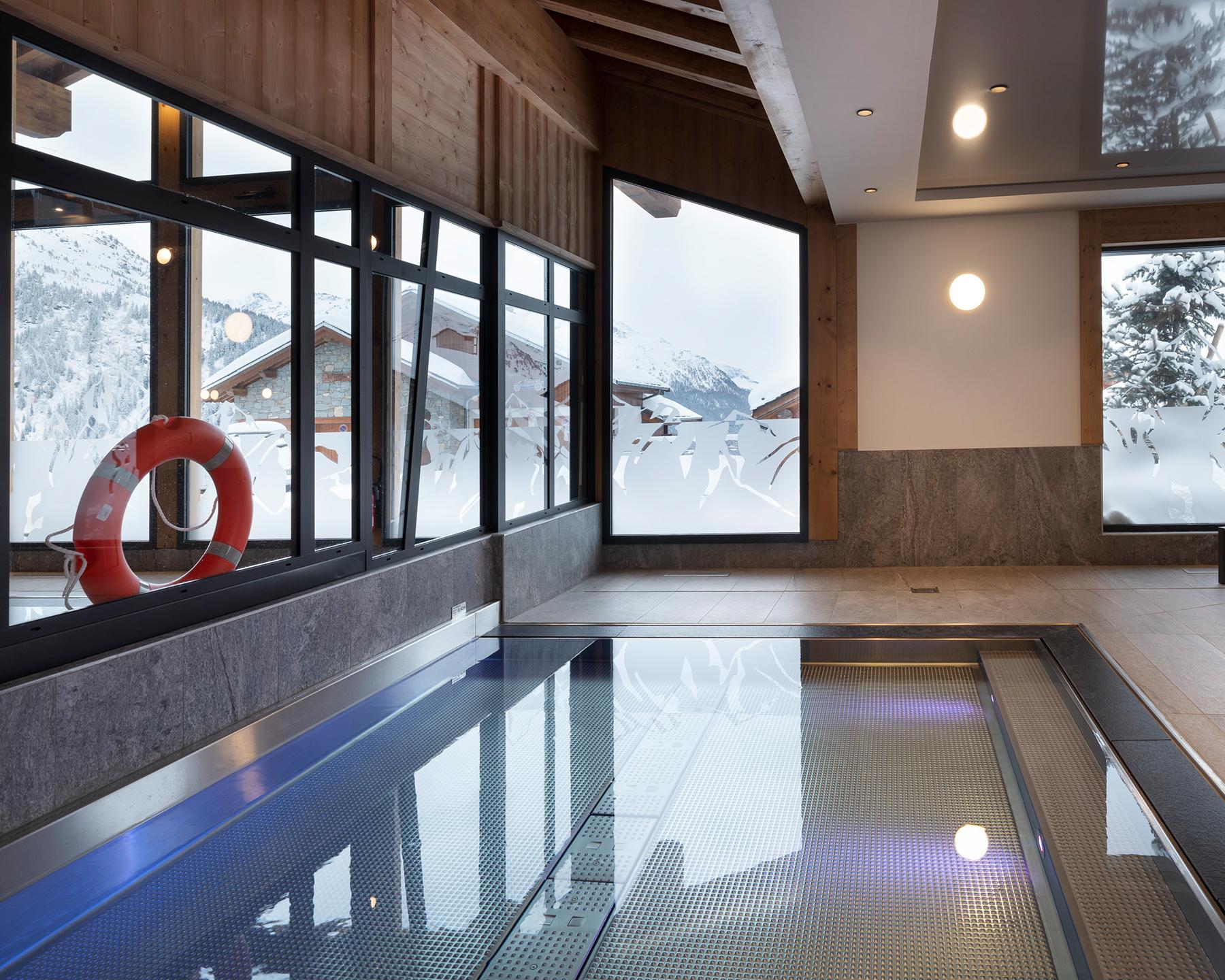 Le bain nordique de l'hôtel et résidence Alpen Lodge de La Rosière