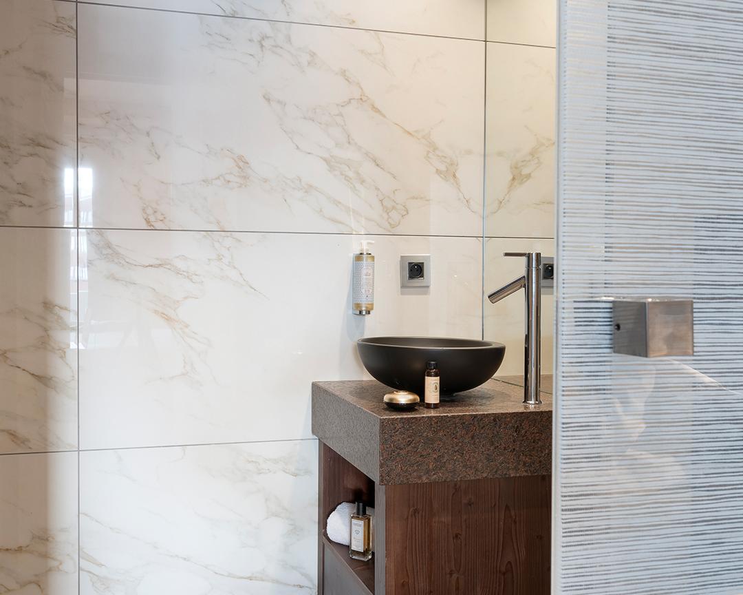 Manaka - 3P6 Prestige - Salle de Bains - Coin Eau