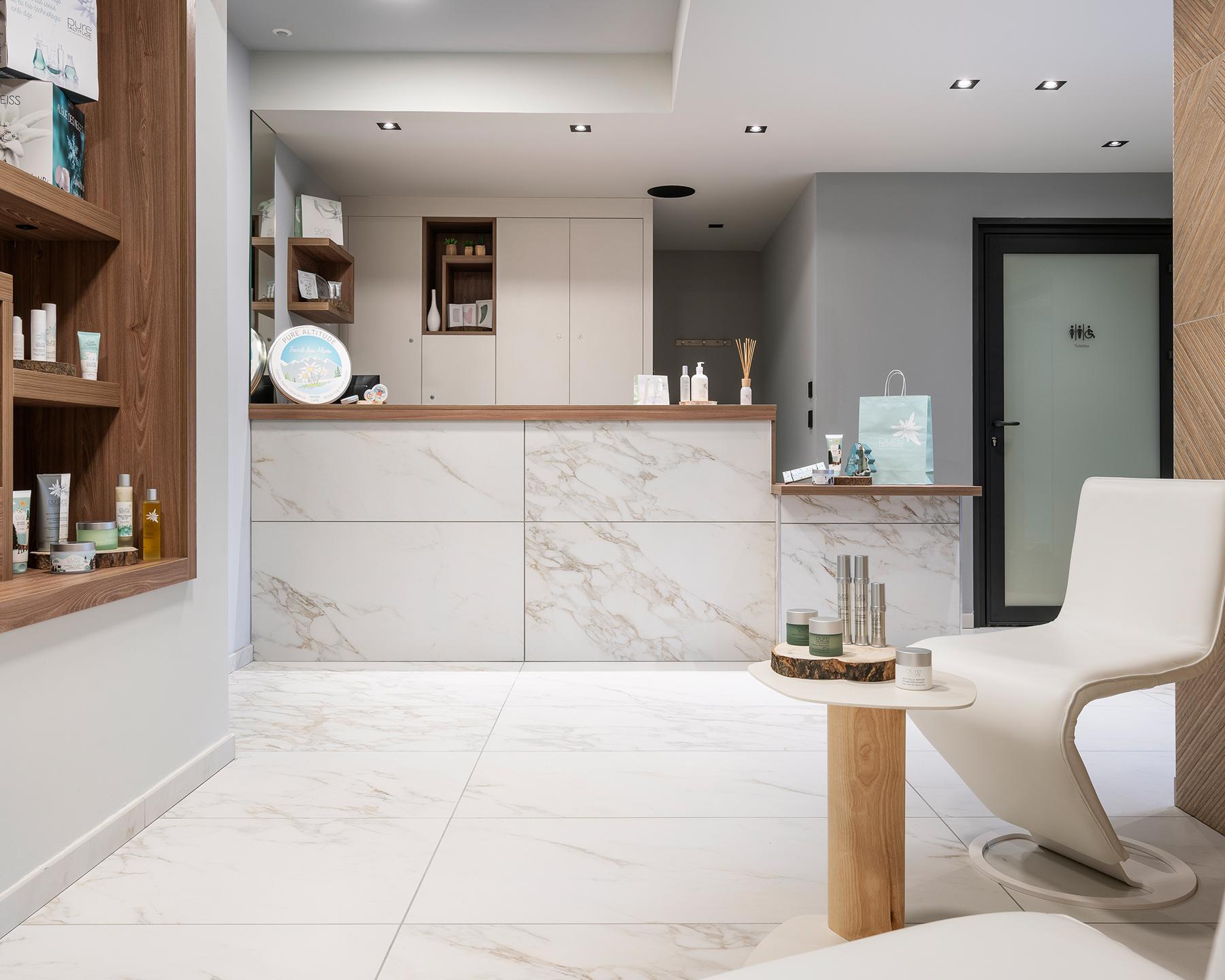 Accueil de l'Espace Soin du Spa Montagnes du Monde® - Les Contamines-Montjoie - Chalets Làska