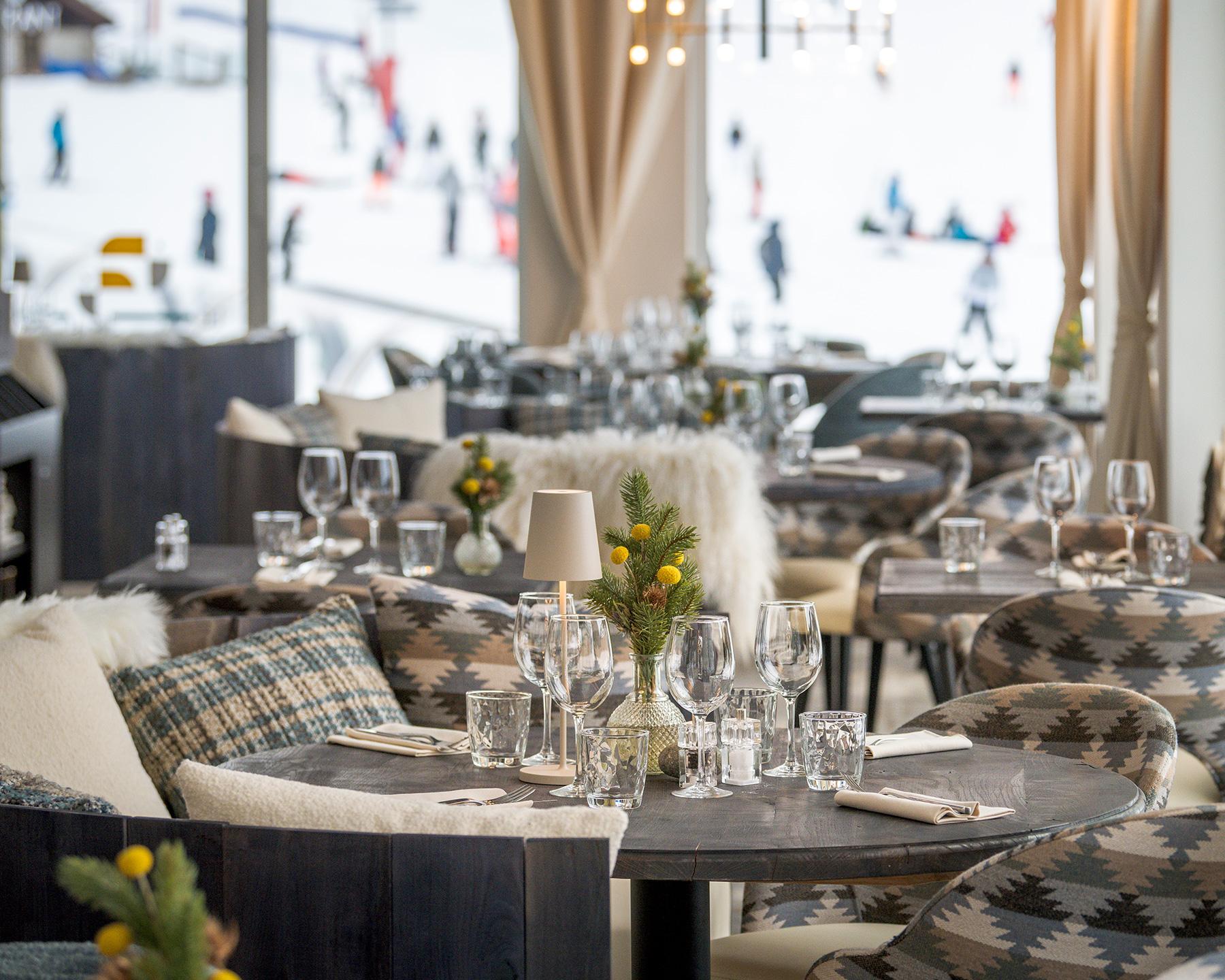 Tables du restaurant Le Bauhaus à Flaine - Hôtel & Résidence Alhéna