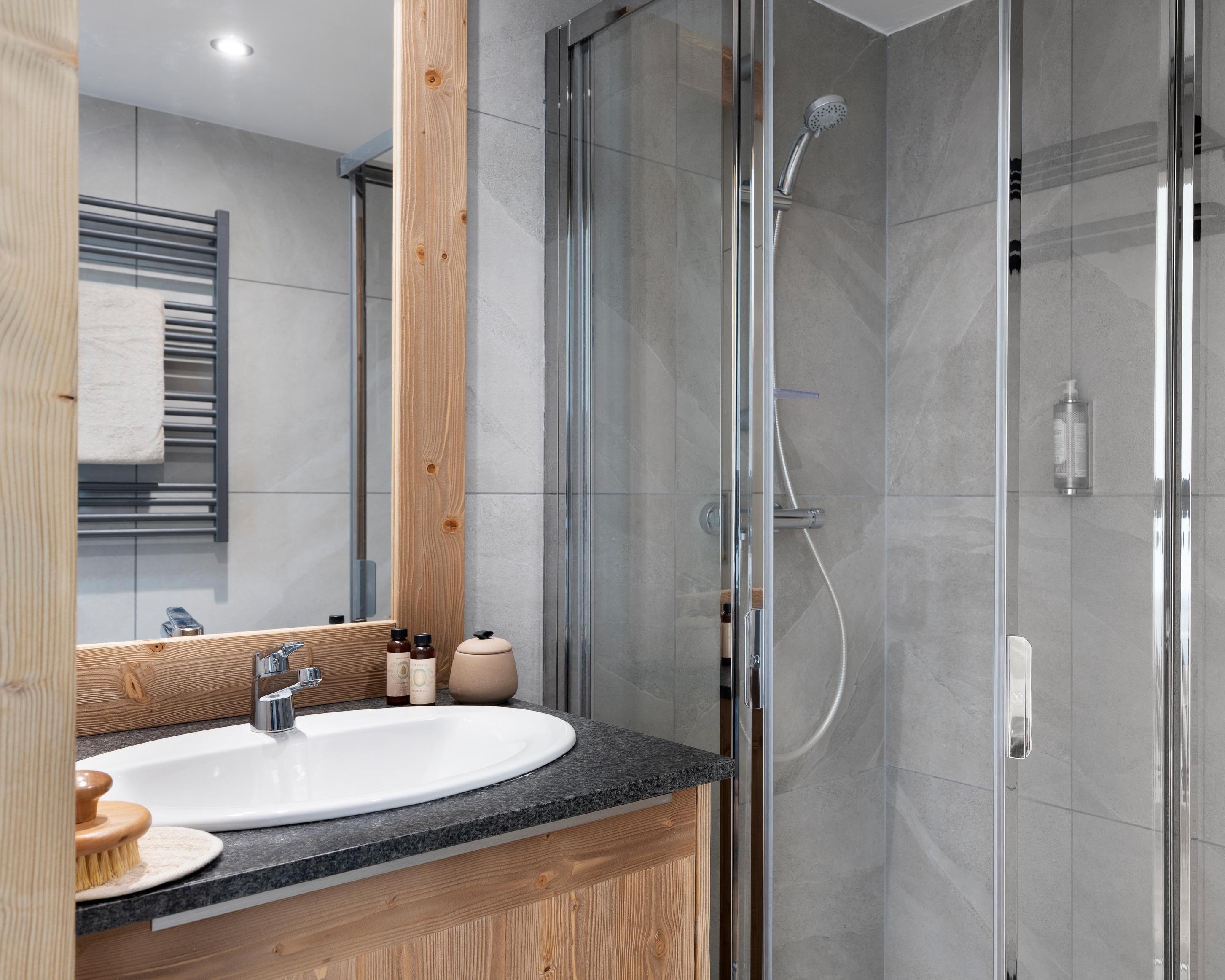 Salle de bains du 3P5 face Mont-Blanc de la résidence Manaka à La Plagne