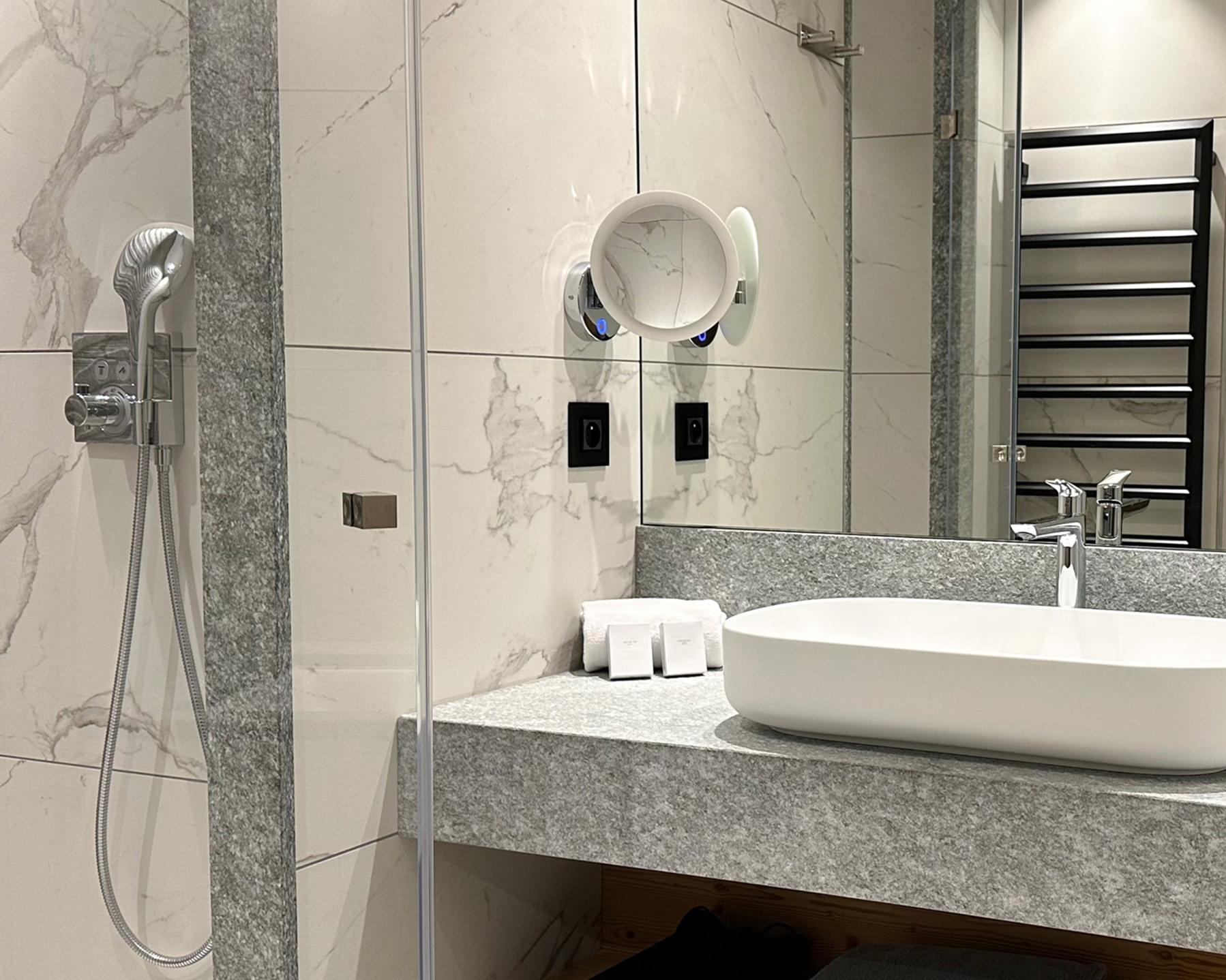 Hôtel Akoya - Chambre Supérieure - Salle de Bains