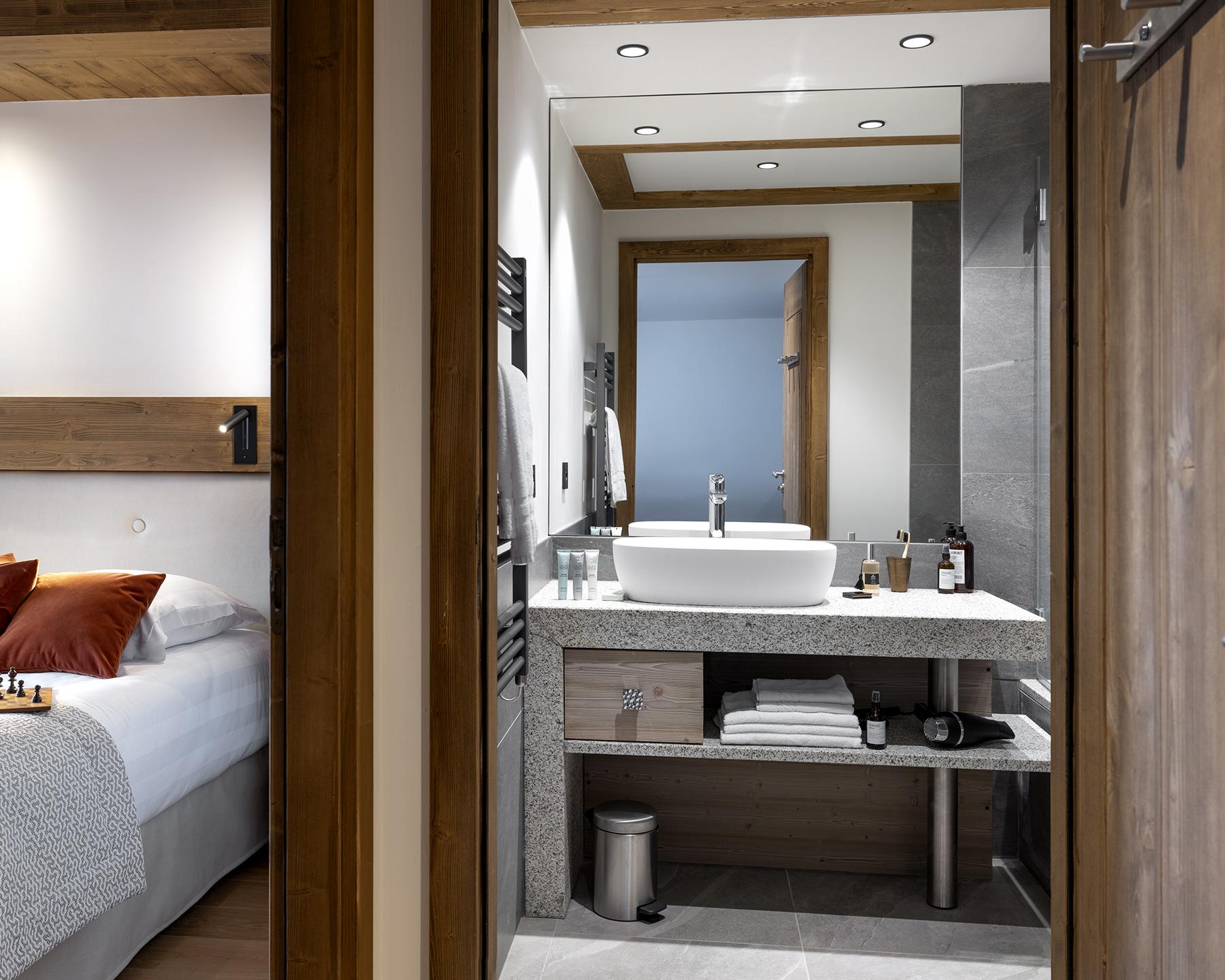 Chalets Láska aux Contamines-Montjoie, chambre enfants avec salle de bains