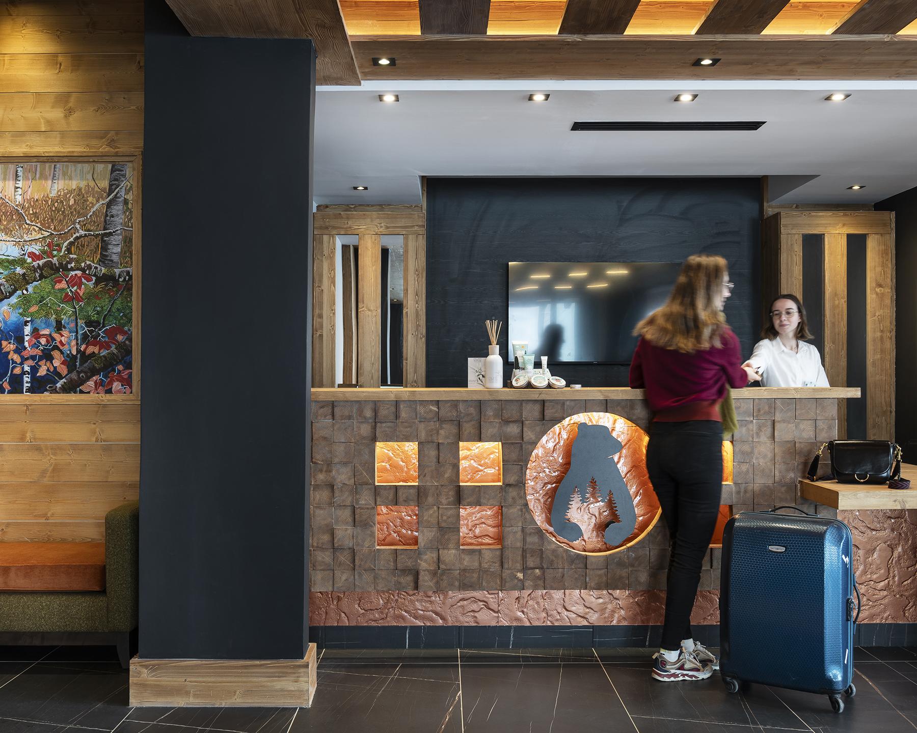 Réception de la résidence Hameau de l’Ours à Manigod, avec accueil client personnalisé