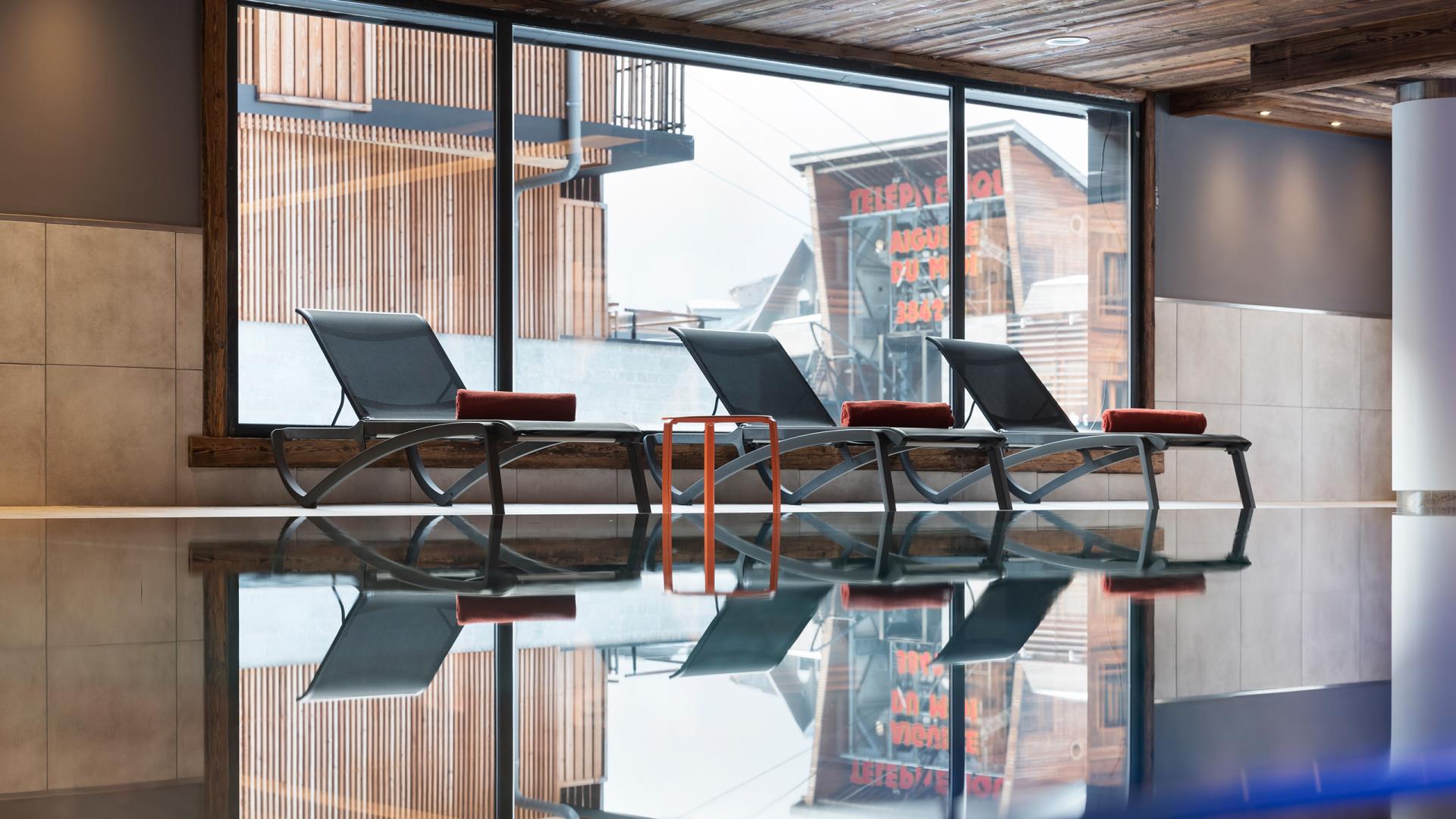 	Espace bien-être - Cristal de Jade - Chamonix - Piscine à débordement