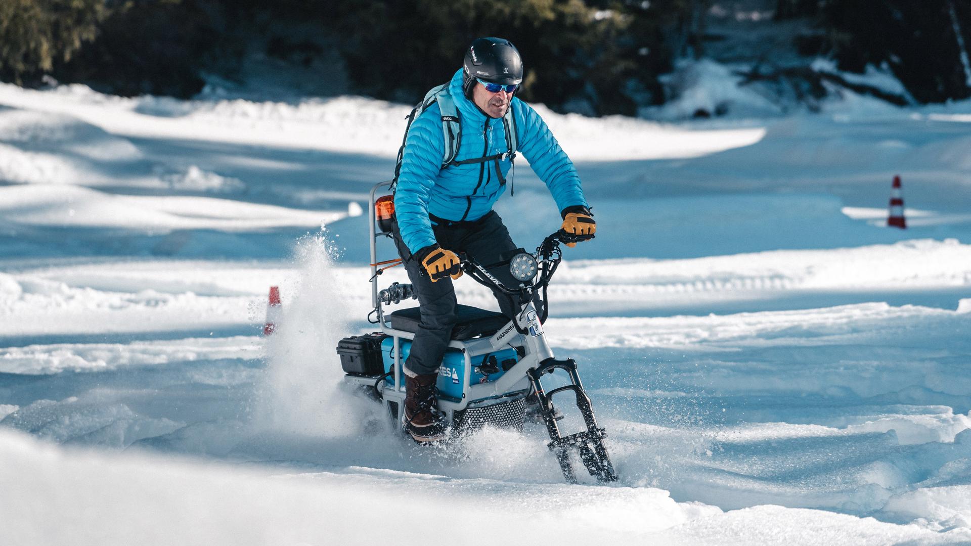 moto sur neige