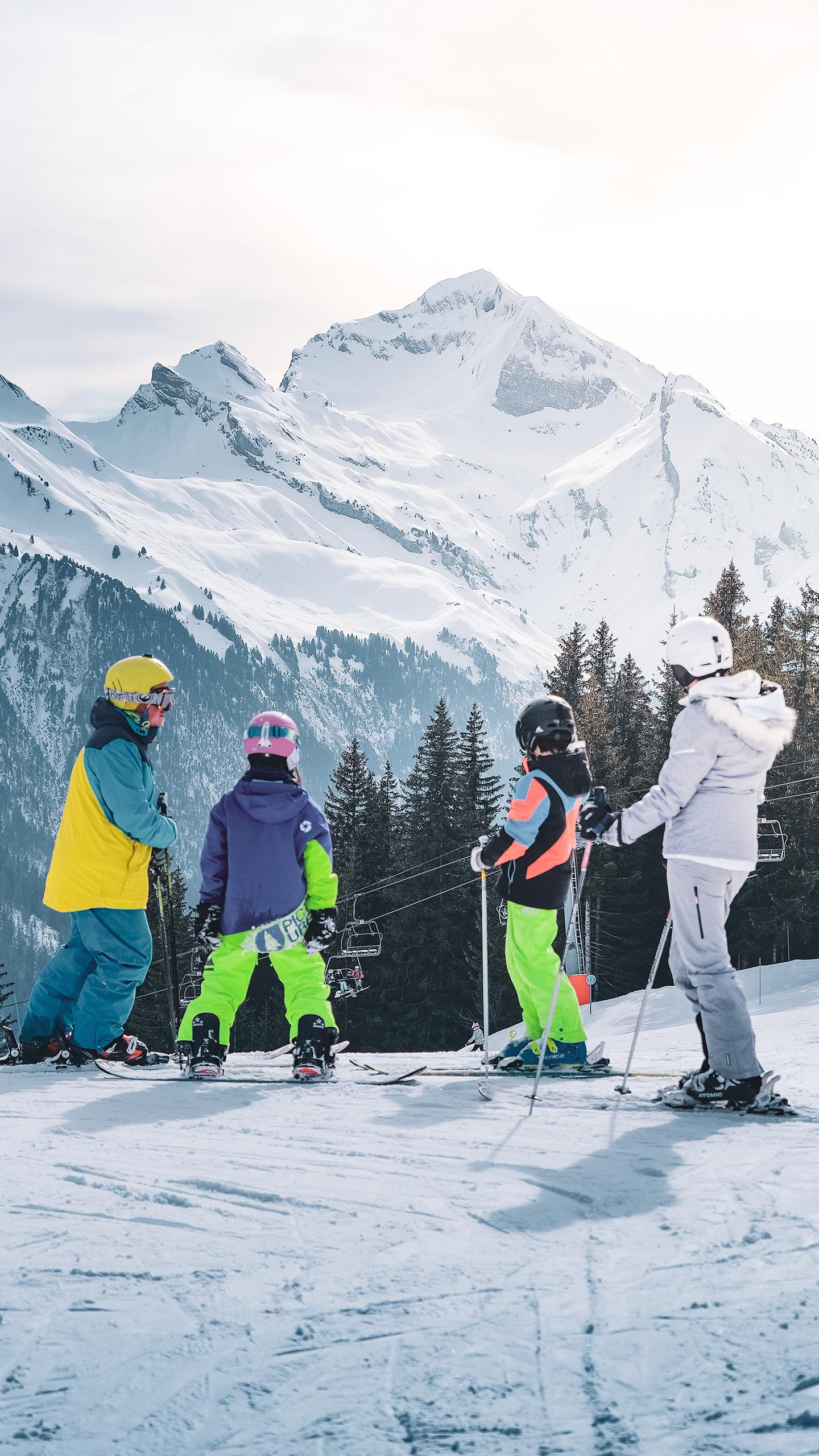 Famille sur les pistes de Manigod