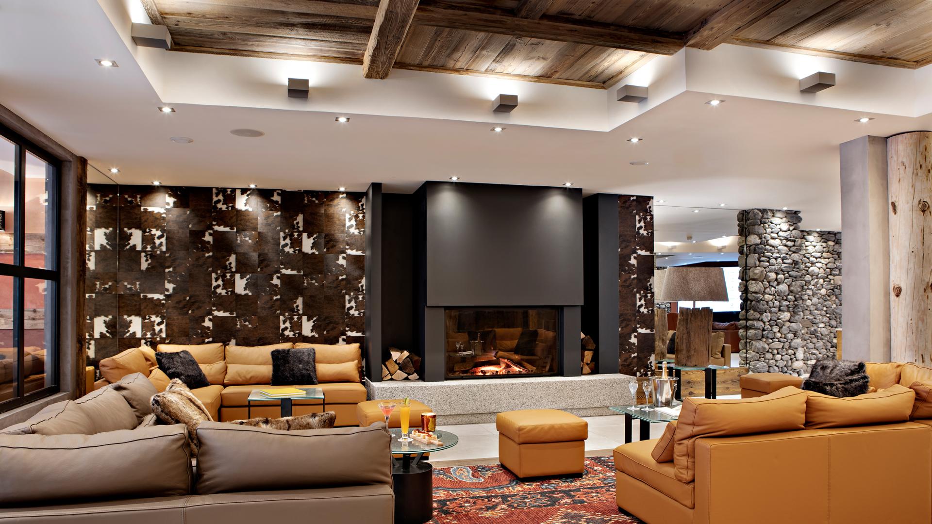 Le coin cheminée de l'hôtel et résidence Alexane à Samoëns