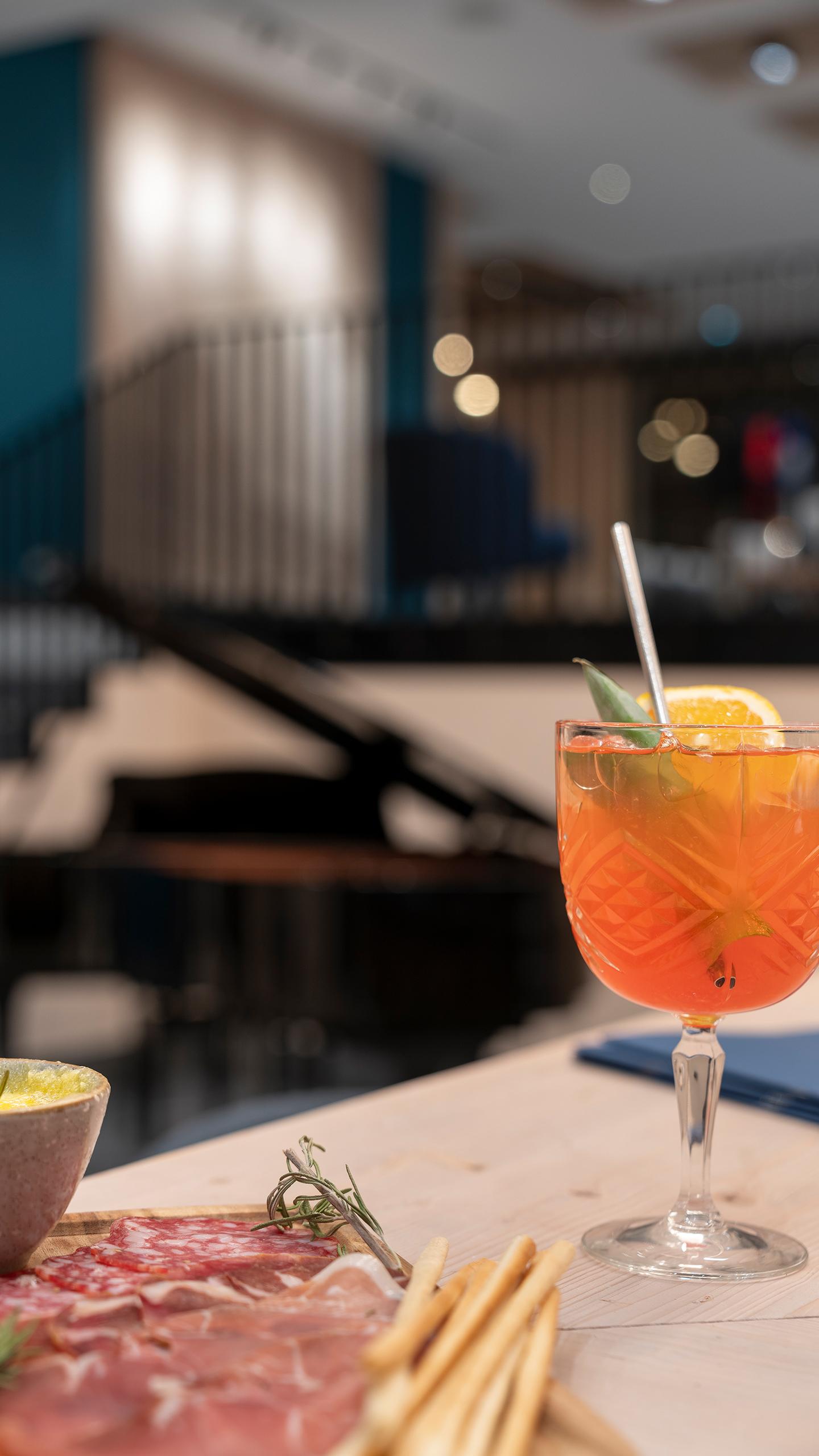Cocktail au M'Bar de l'hôtel & résidence Manaka à La Plagne