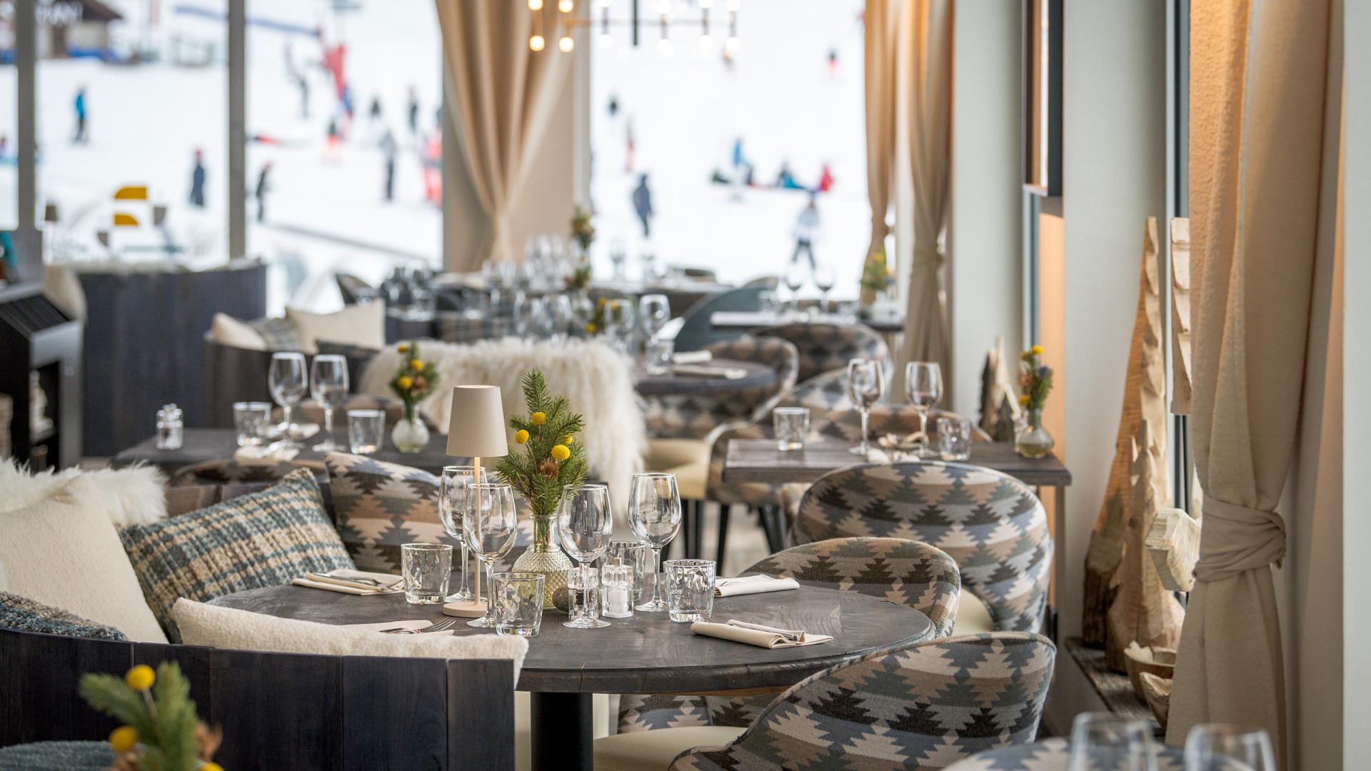 Tables du restaurant Le Bauhaus à Flaine - Hôtel & Résidence Alhéna