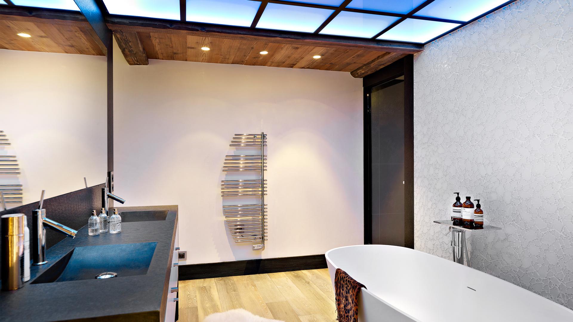 Chalet Apsara - Méribel - Salle de bains - Baignoire