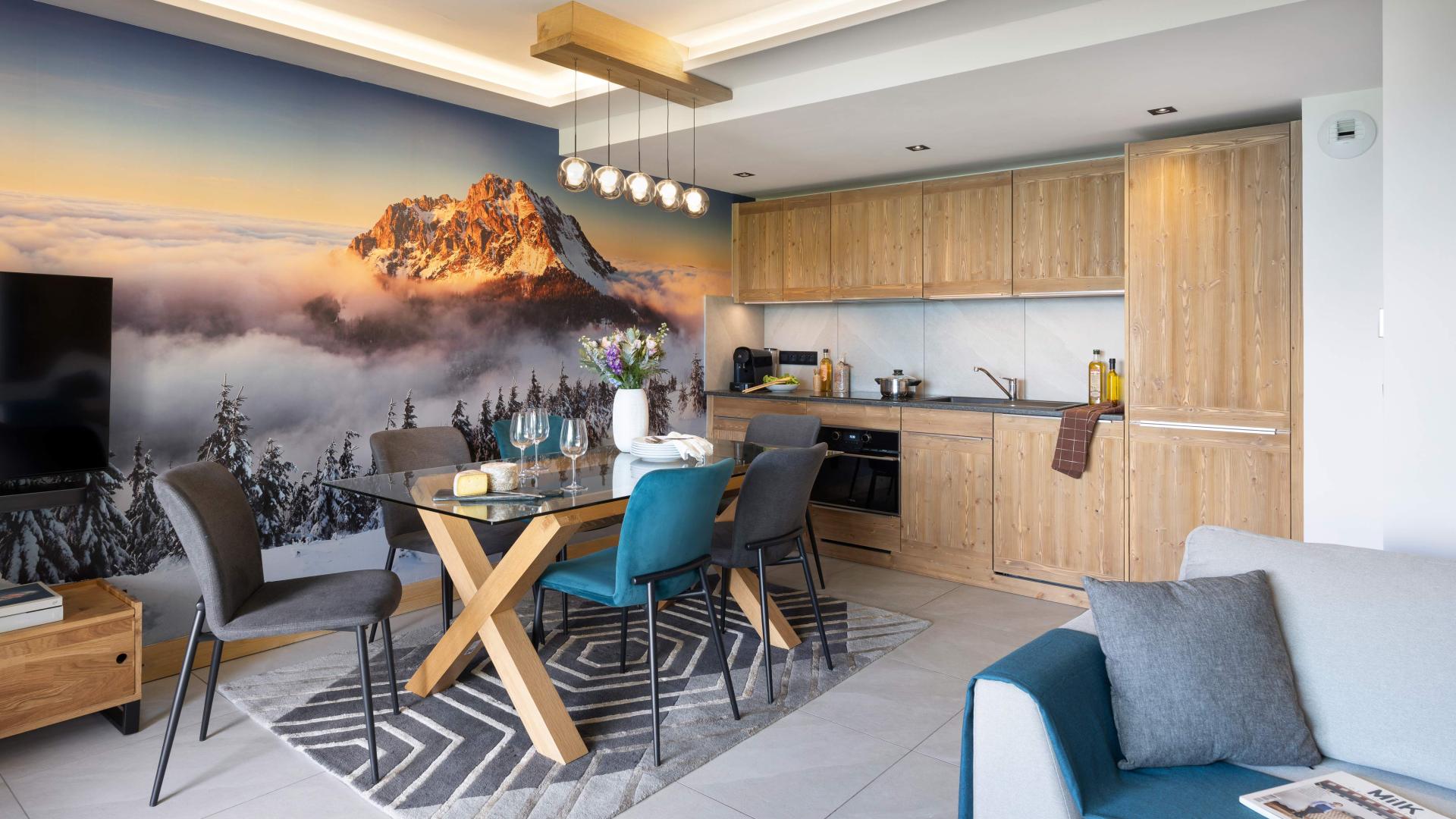 Salle à Manger et Cuisine du 3P5 face Mont-Blanc de la résidence Manaka à La Plagne