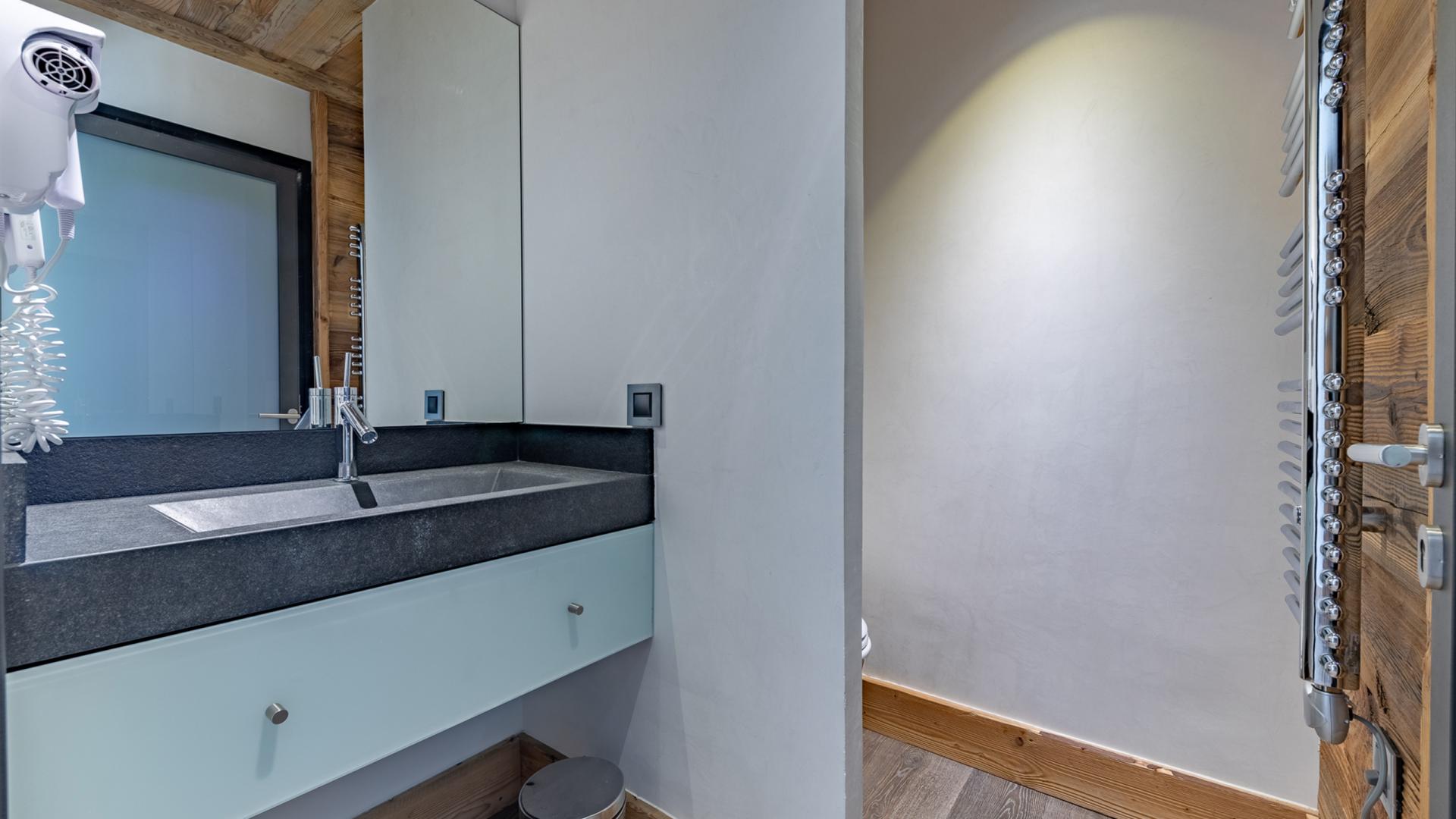 Salle de bains d'une des suites du Chalet Apsara à Méribel