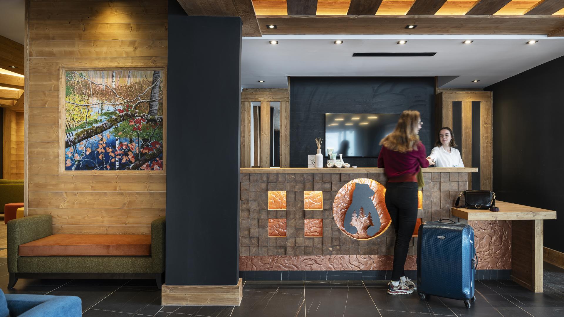 Réception de la résidence Hameau de l’Ours à Manigod, avec accueil client personnalisé