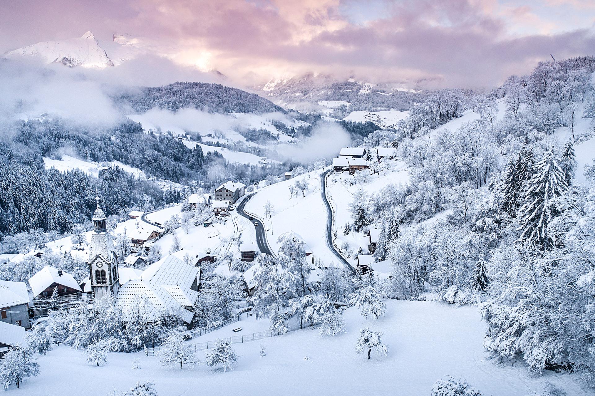 mgm-destination-manigod-carrousel-5-www.aravis.com-tilby-vattard.jpg
