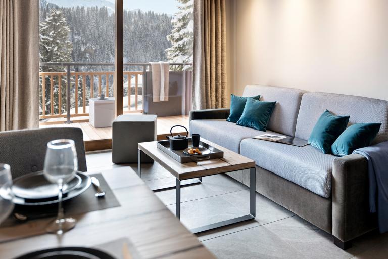 Salon du 3P6 Prestige des Chalets Láska, situés aux Contamines-Montjoie